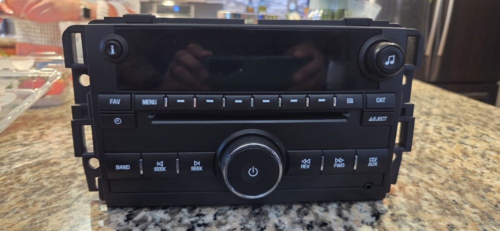 2010 2011 2012 2013 Chevrolet Silverado 2500 OEM AM FM Stereo CD Radio 20934593
