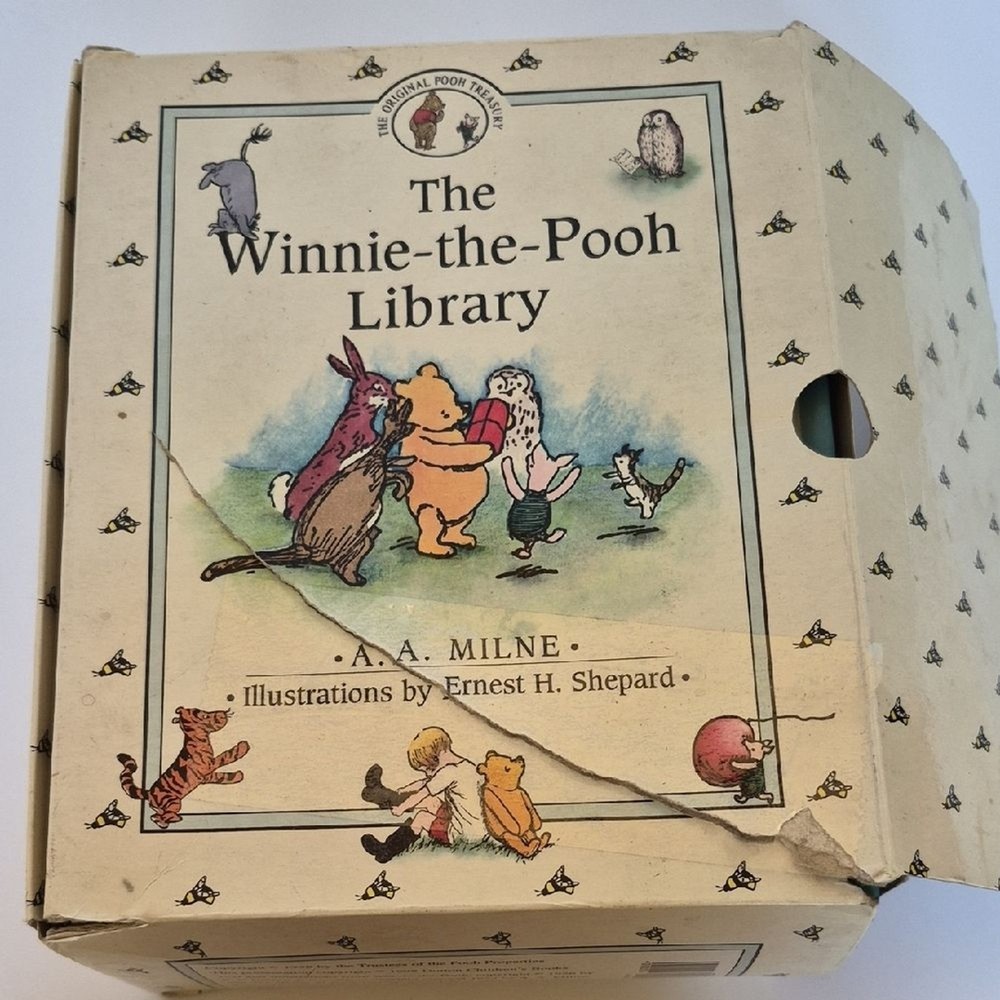 Winnie-the-Pooh Library 12-Book Boxed Set Classic A.A. Milne Gift Nursery