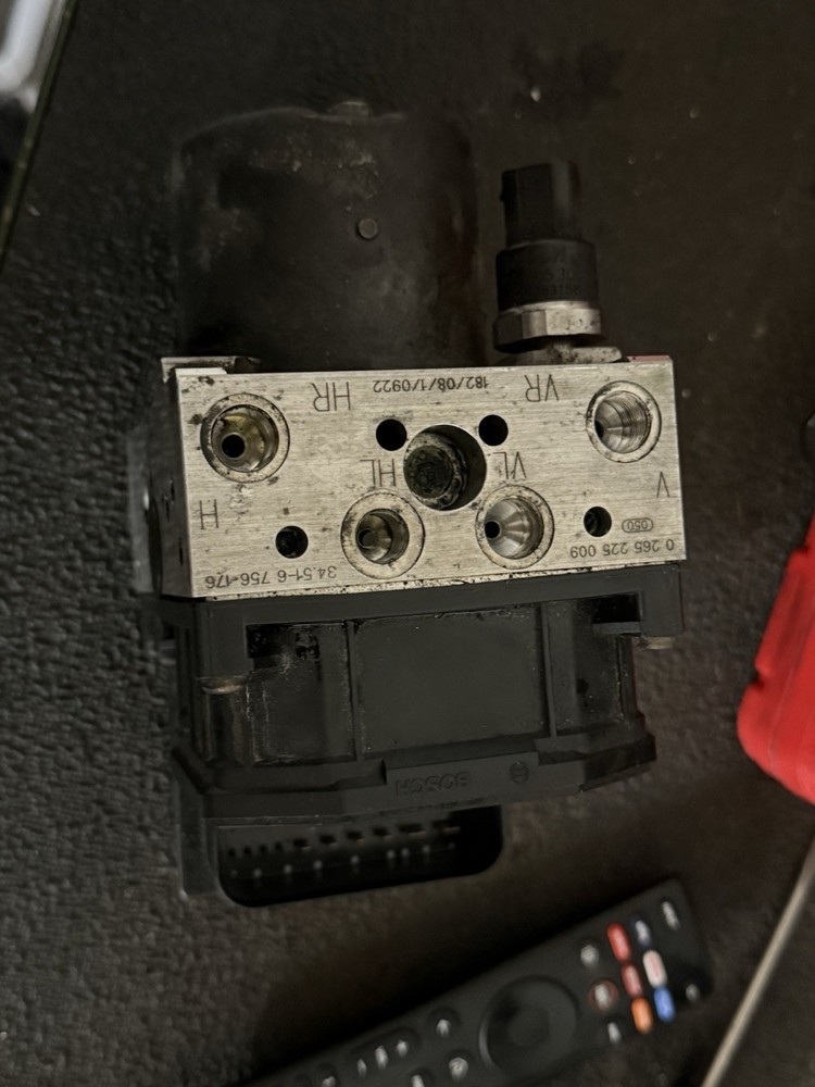 2000-2001 BMW X5 ABS ANTI LOCK BRAKE SYSTEM ASSEMBLEY CONTROL MODULE PUMP