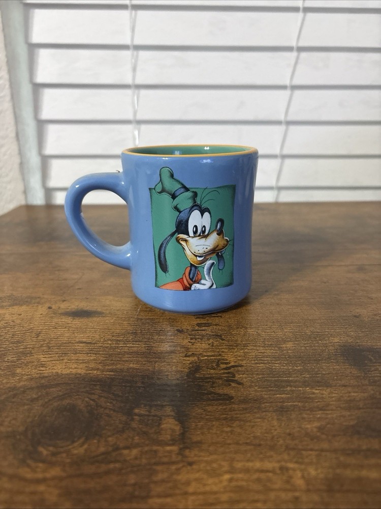 Disney Store Coffee Mug Cup with GOOFY pic, blue, green yellow, orange