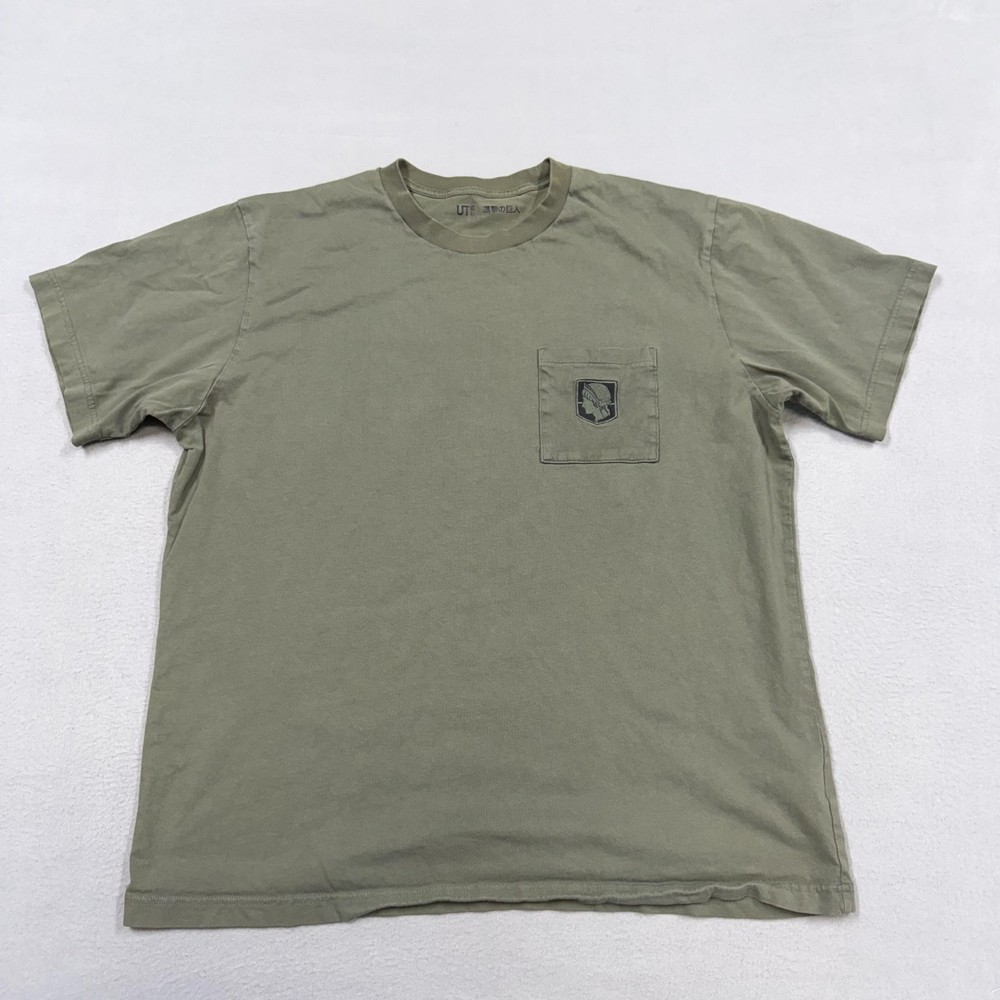 Uniqlo Shirt Mens XL Green Attack On Titan Colossal Titan Graphic Tee Anime