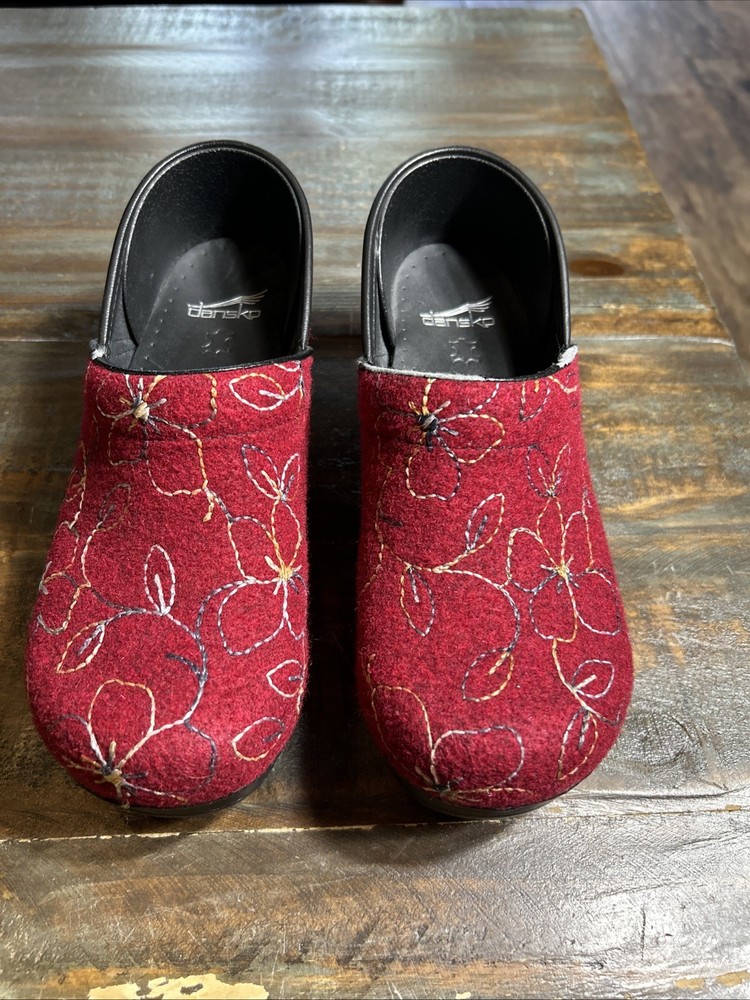 Sanita Red Floral Tapestry Professional Stapled Clogs Shoes Women's Size 40 Us 9
