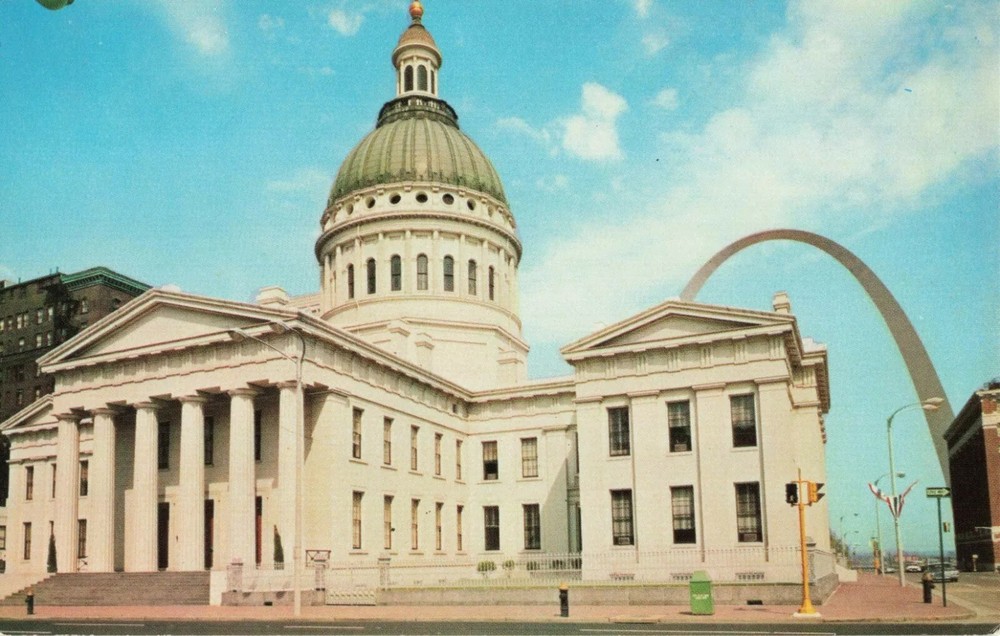 Old Courthouse and Gateway Arch - Downtown St Louis Missouri MO - Postcard