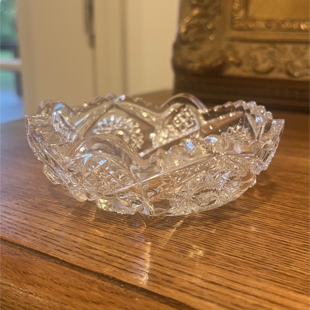 Clear Cut Glass Crystal Ashtray with Cigarette Rests, Clear Glass Design
