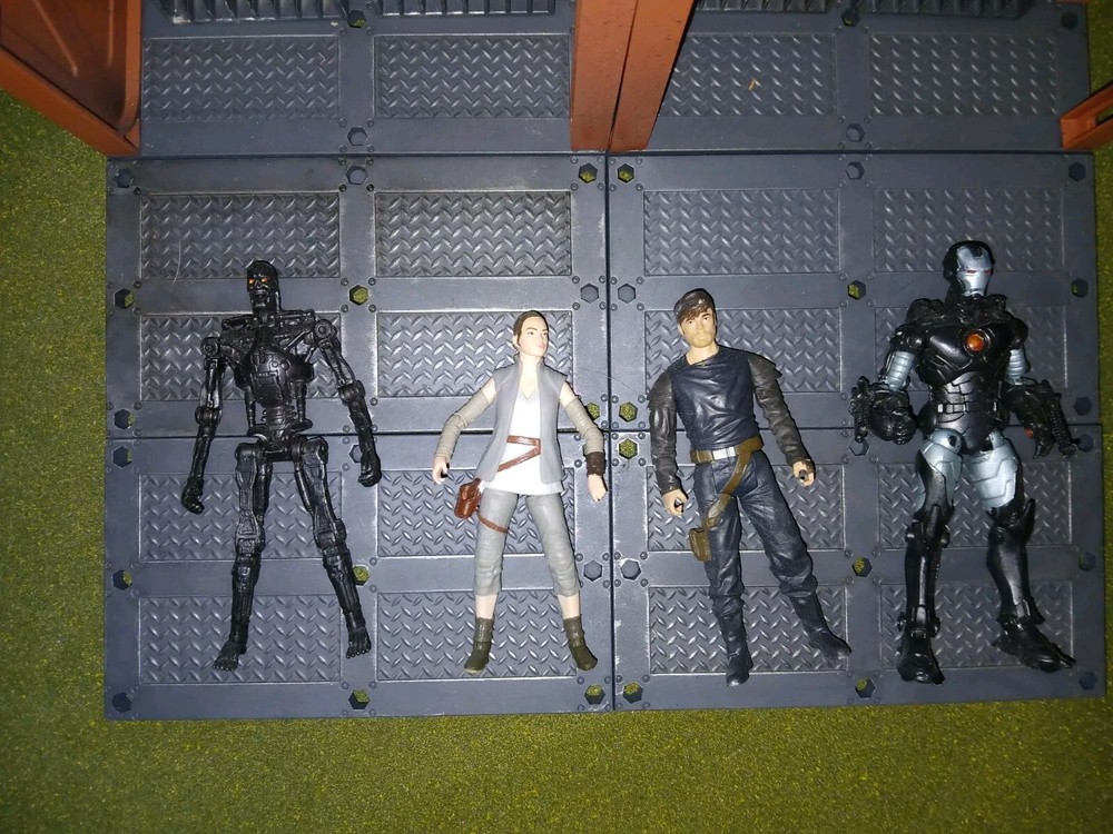 Lot Loose (4) Action Figures Custom Fodder 3.75 1/18