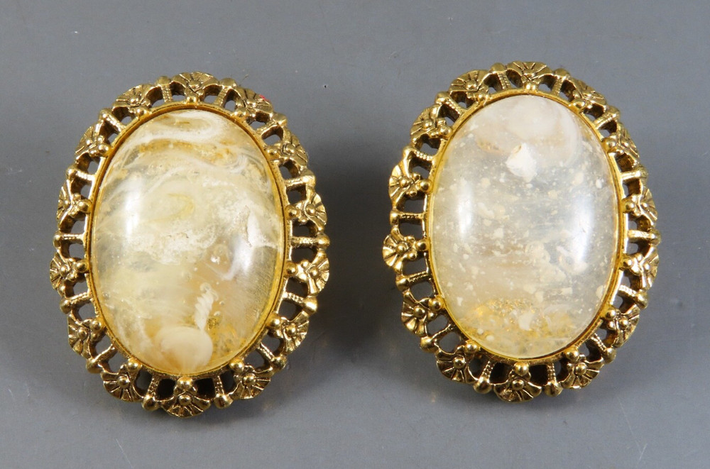 Vintage 1928 OVAL CLIP-ON EARRINGS Gold Tone MARBLEIZED Cream/White Lucite Cab