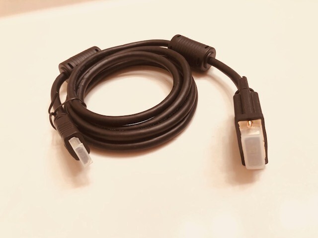 Monoprice 6ft 28AWG High Speed HDMI to DVI Adapter Cable w / Ferrite Cores Black