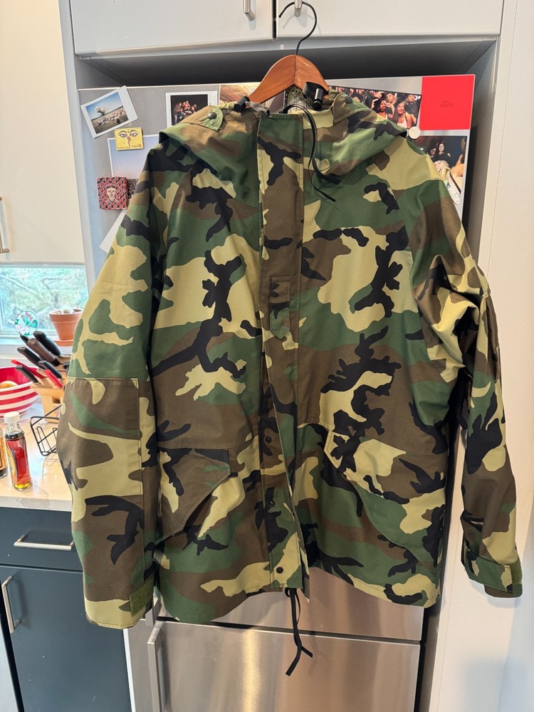 U.S Army Cold Weather Camouflage Parka Woodland ECWCS Military Gore-Tex Jacket L