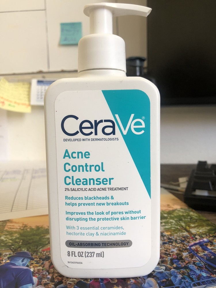 CeraVe Acne Face Wash with Salicylic Acid & Clay 8 oz-image