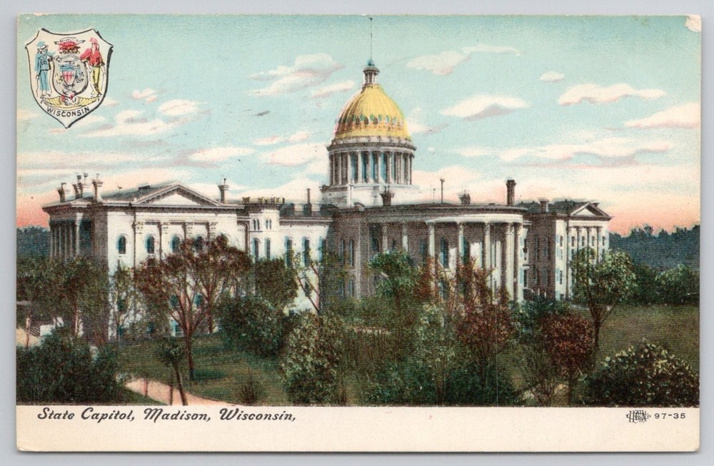 1907 Madison Wisconsin State Capitol Building Postcard Hugh C. Leighton