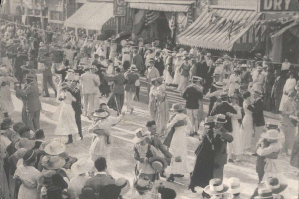 West Palm Beach, Florida FL Street Dance Clematis Original Vintage Postcard