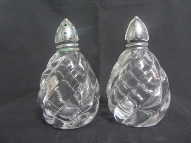 Vintage Crystal Clear Glass Swirl Salt And Pepper Shakers Aluminum Tops