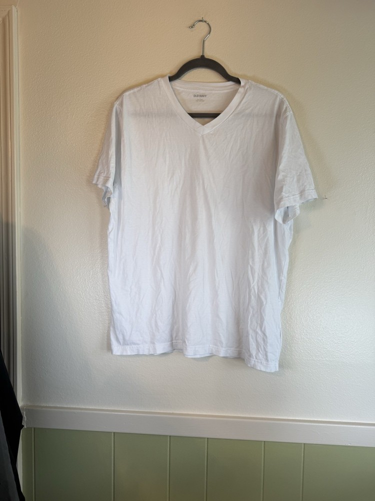 OLD NAVY Men's White V-Neck Short Sleeve T-Shirt 100% Cotton Size L