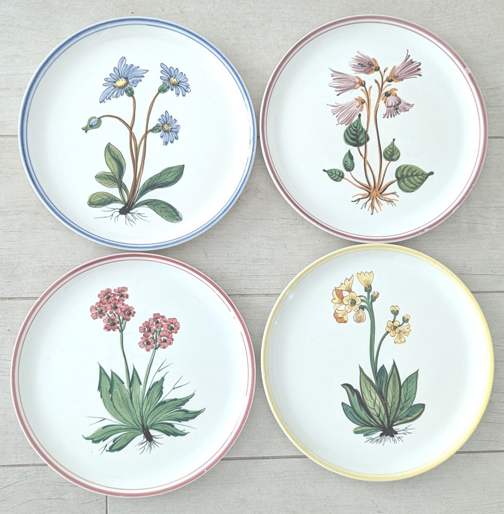 Set of  4 VTG Italian 8.5” Ceramic Salad Plates with Botanical Flowers