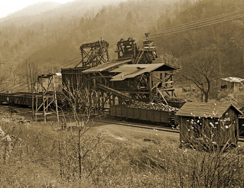 1935 Loading Coal, Jenkins, Kentucky Vintage Old Photo 8.5