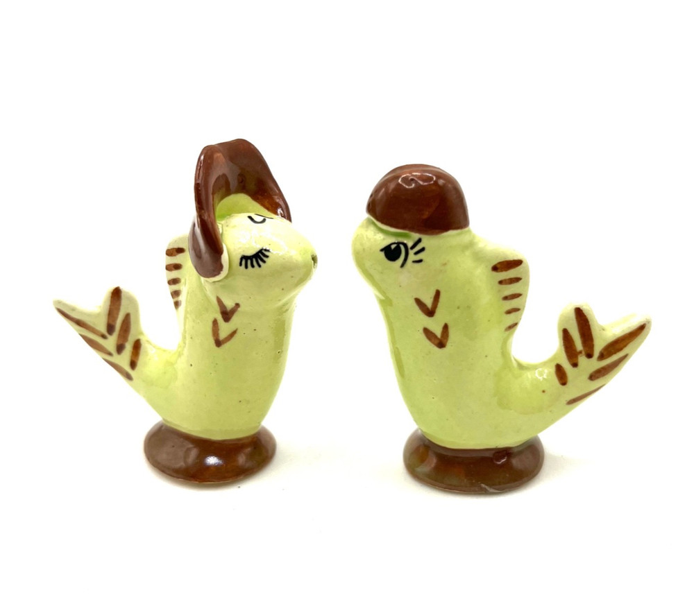 Rare Anthropomorphic Ceramic Green / Brown Kissing Fish Salt & Pepper Shakers