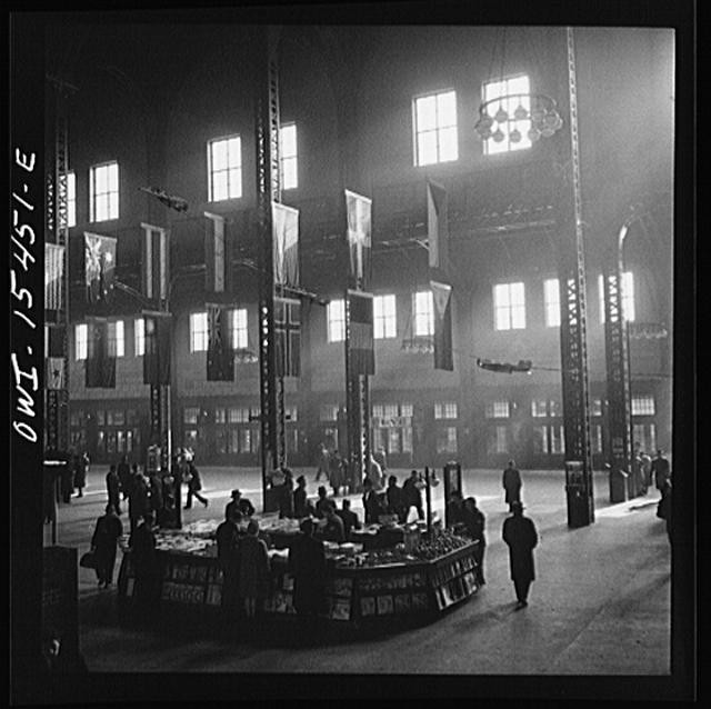 Photo:Chicago Illinois USA 1910s Union Station train concourse interior