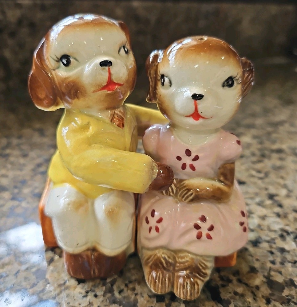 Vtg 50s Anthropomorphic Boy Girl Couple Puppy Dog Hugging Salt & Pepper Shakers