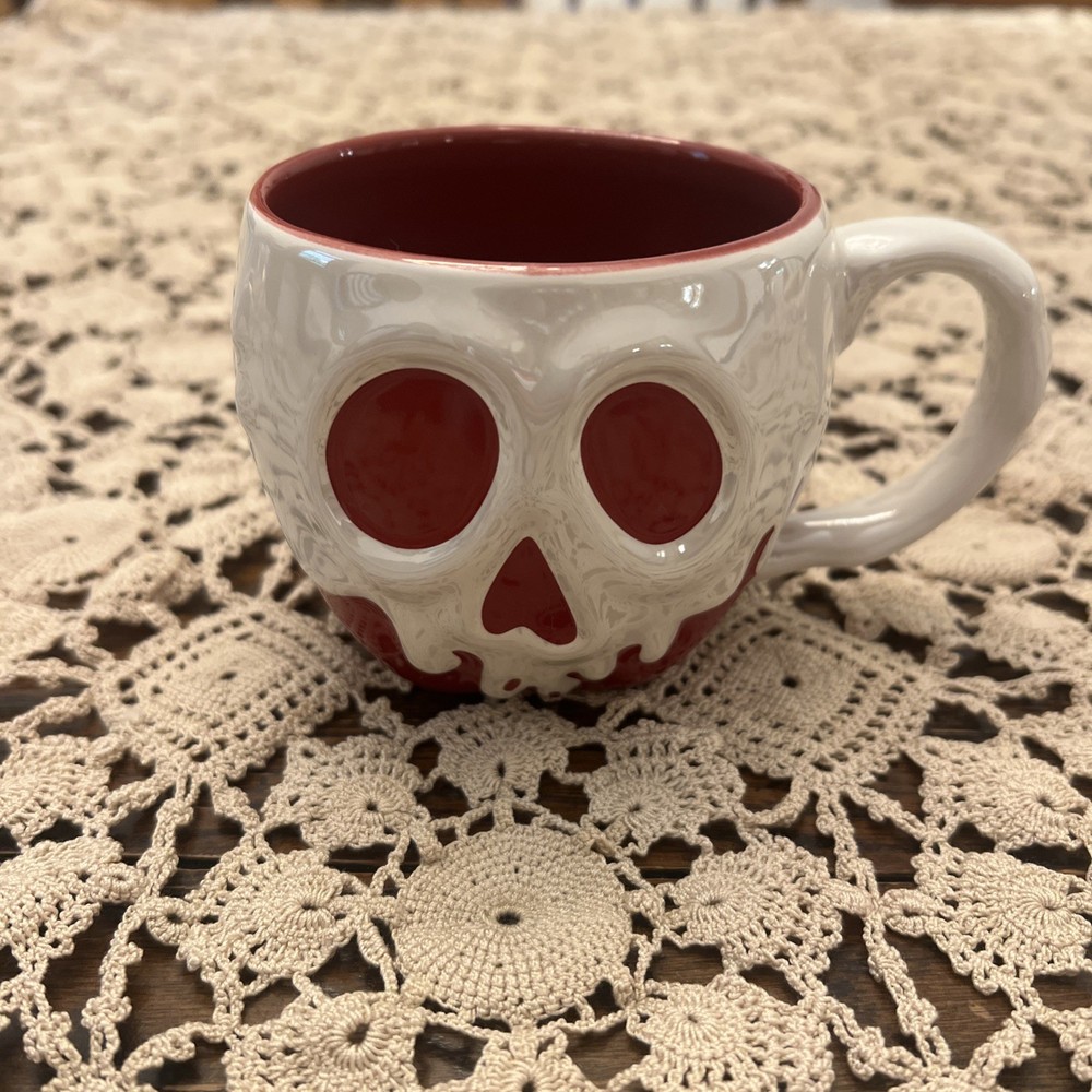 Disney Parks Snow White Evil Queen Poison Apple Skull Mug Red & White EUC
