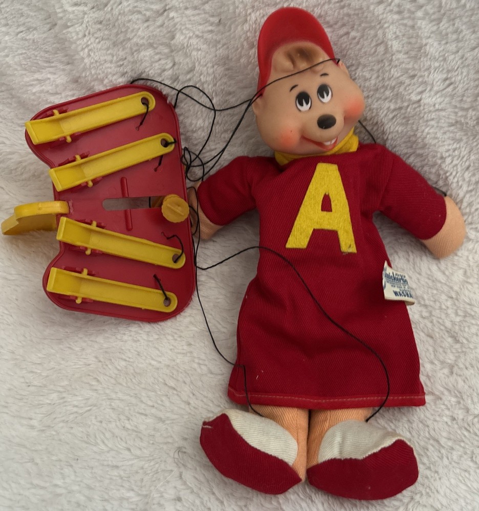 Vintage 1963 Knickerbocker Alvin And The Chipmunks Marionette Read