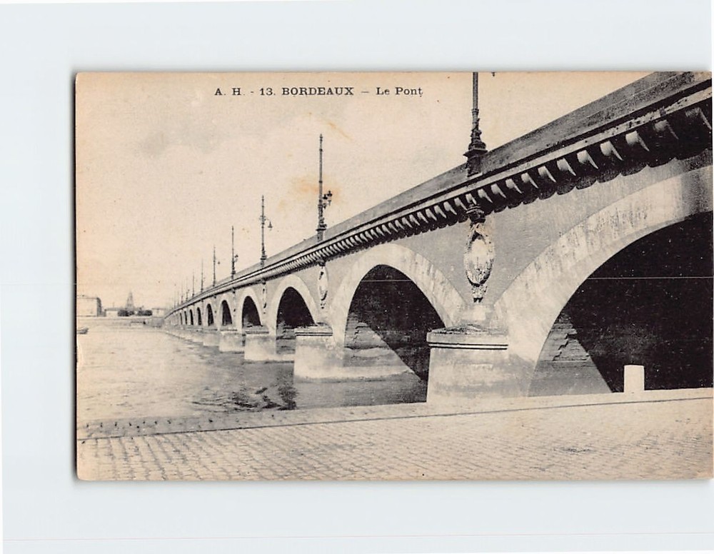 Postcard Le Pont Bordeaux France