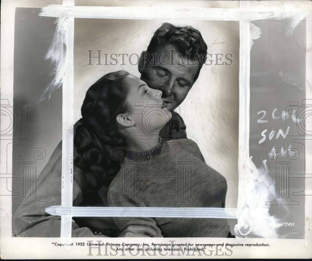 1952 Press Photo Actors Charles Drake & Jacqueline Duval in 