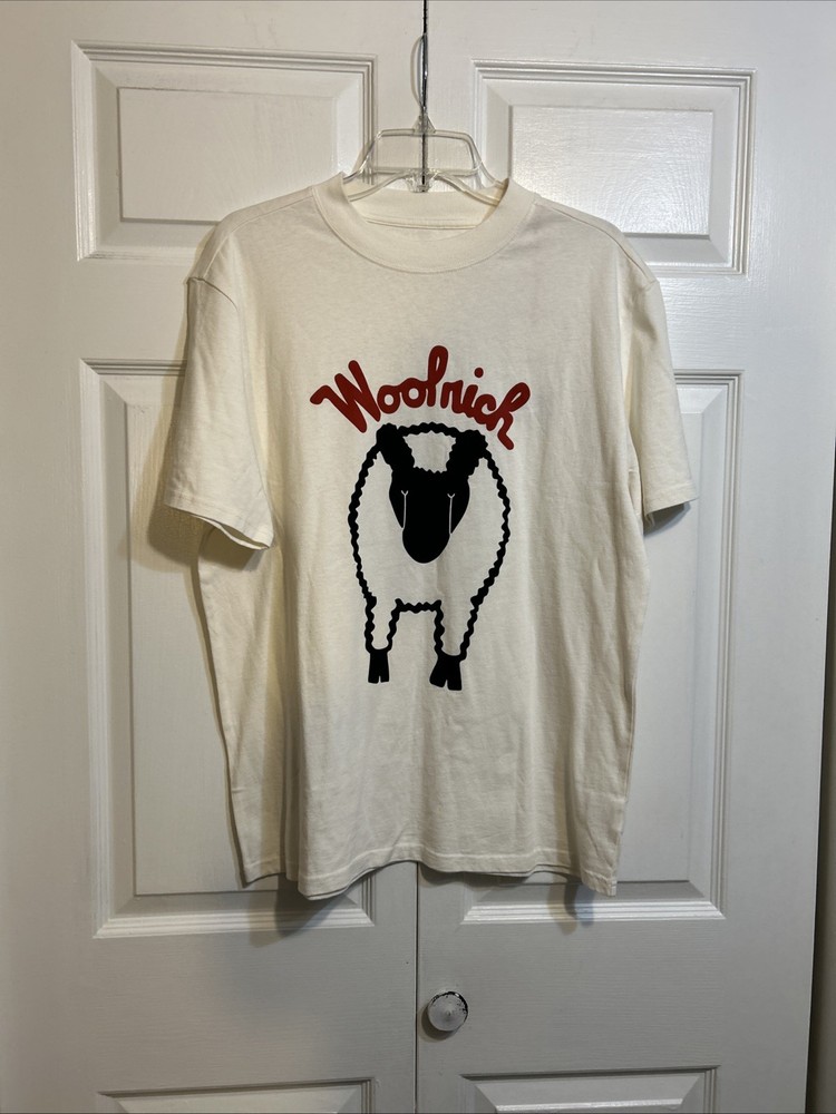 NWT Woolrich x Target Sheep Graphic Crewneck T-Shirt Cream Adult Size M Medium