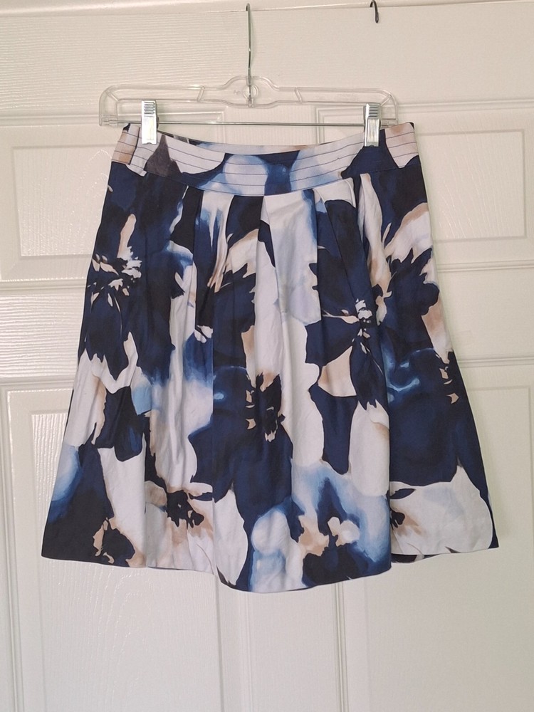 White House Black Market Pleated Floral Skirt, Size 4 Cotton/Spandex, Lined