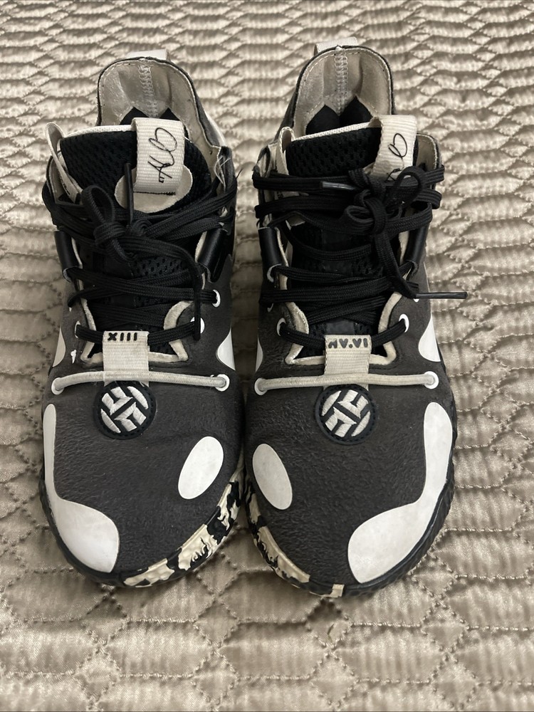 Adidas Harden Vol. 6 Youth Size 4.5 Basketball Shoes.  Good Condition.