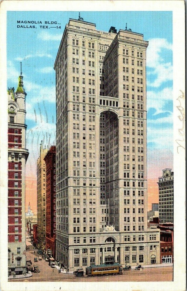 1934 Street View of the Magnolia Building Dallas Texas Vintage Postcard