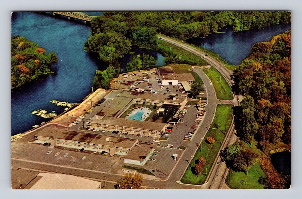 La Crosse WI-Wisconsin, Holiday Inn, Advertisement, Vintage Souvenir Postcard