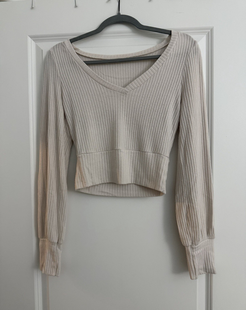 Womens Beige Ribbed Knit V-Neck Long Sleeve Stretch Crop Top Size M