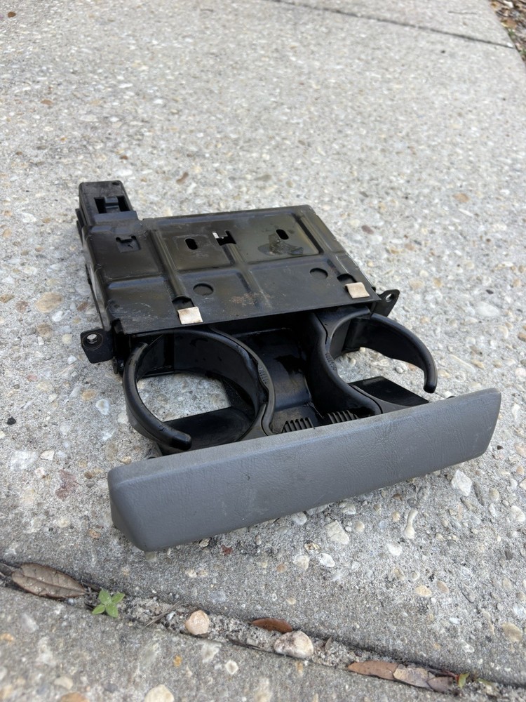 2005 - 2007 Dash Cup Holder Ford Super Duty F250 F350 F450 F550 grey Gray