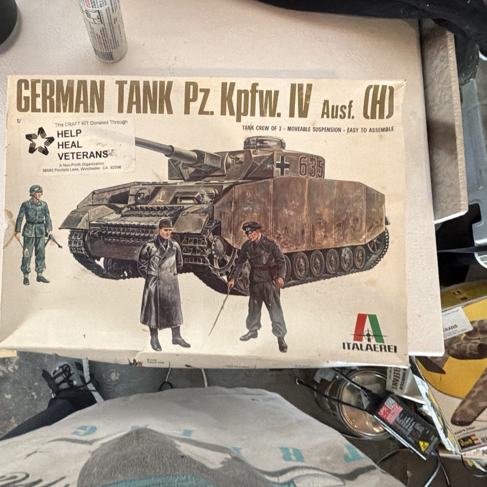 Italeri 1:35 Pz.Kpfw. IV Ausf. H Plastic Tank Model Kit #218