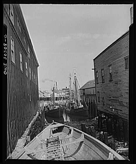 Photo:Gloucester Massachusetts Harbor Scene Fishing Boats 1900s