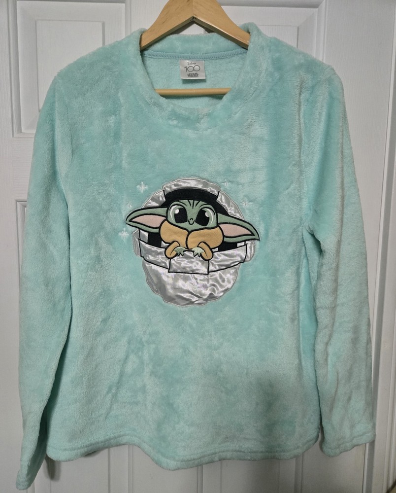 Star Wars Yoda Disney Women's XL Pajama Top. Long Sleeve.