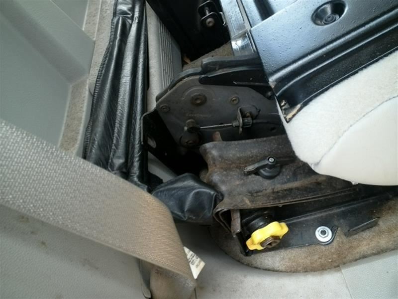 AVALNCH15 2007 Jack 33721061 NO FOAM TRAY NO SPARE TIRE