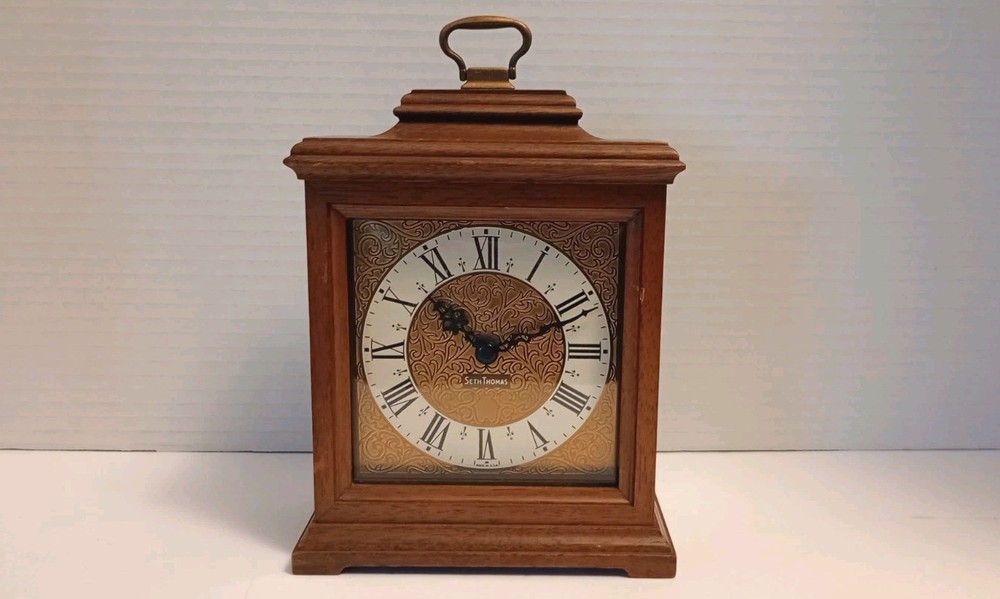 Seth Thomas Wind Up Mantel Clock Buckingham E018-003