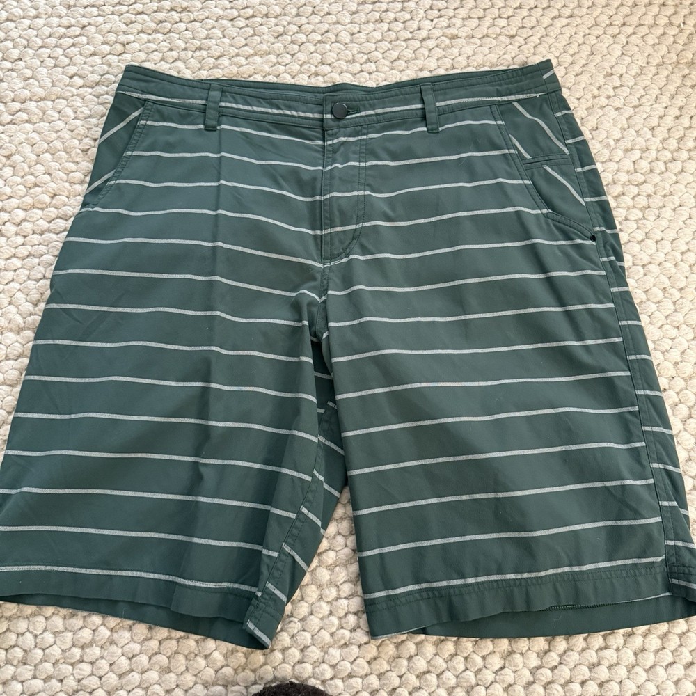 Lululemon Kahuna Men's 36 Athletic Green Striped Shorts Nylon Athletic Casual