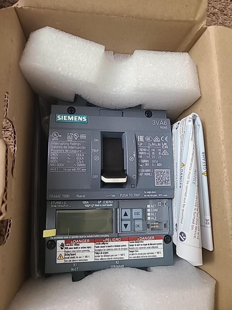 New Siemens 3VA6110-6HL31-0AA0 3 Pole Molded Case 100 Amp Circuit Breaker