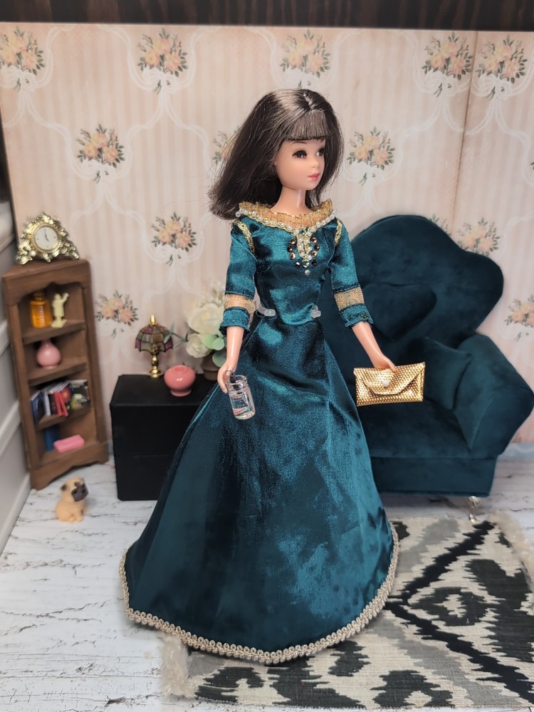 Vintage Barbie / Francie Clone Outfit - Gown, Gold Shoes & Clutch, Beverage