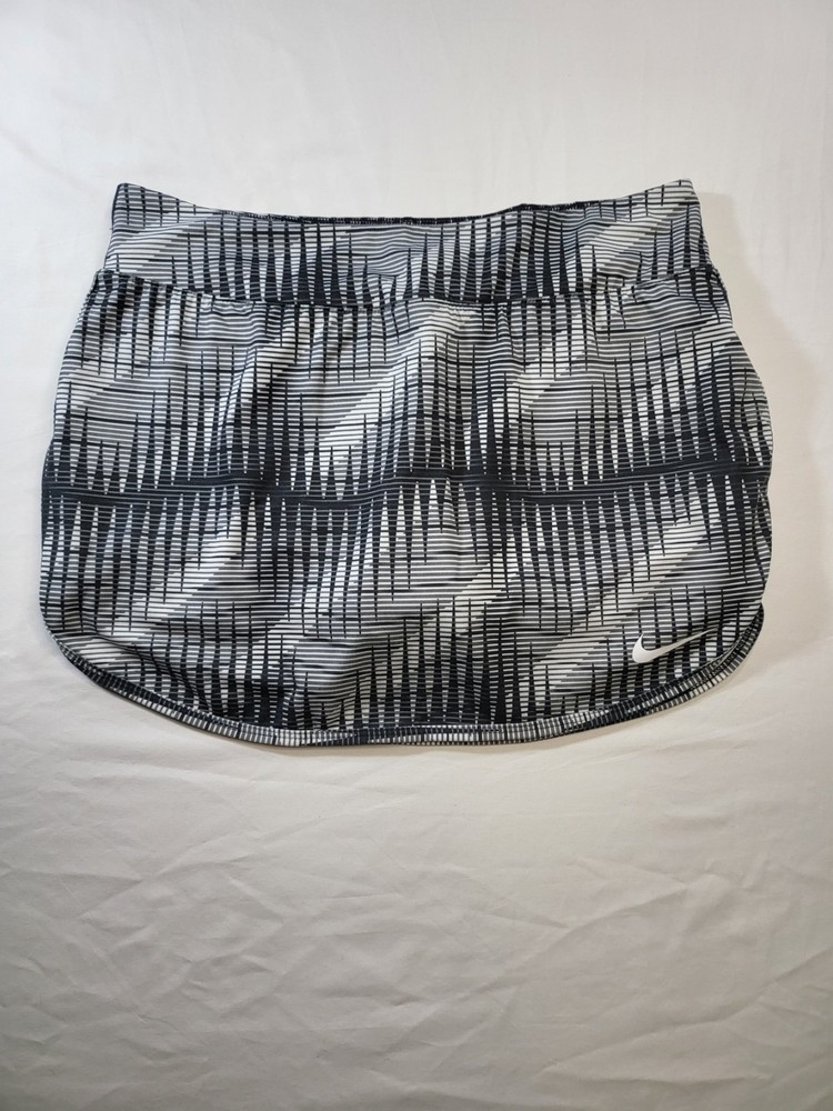 Nike Dri-FIT Women’s Tennis Skirt Size M Black White Geometric Pattern