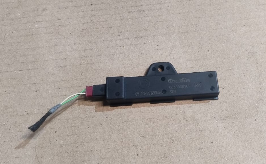 Bmw F40 G20 G21 G11 G12 G15 G16 Keyless Entry Comfort Access Antenna- 6832065