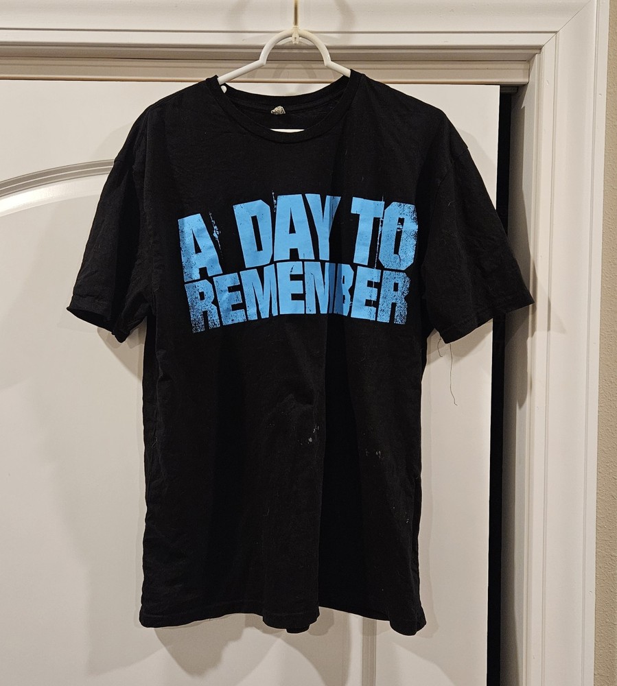VINTAGE A Day To Remember Band T Shirt - Y2K Metal Hardcore Punk Large. Some Dam