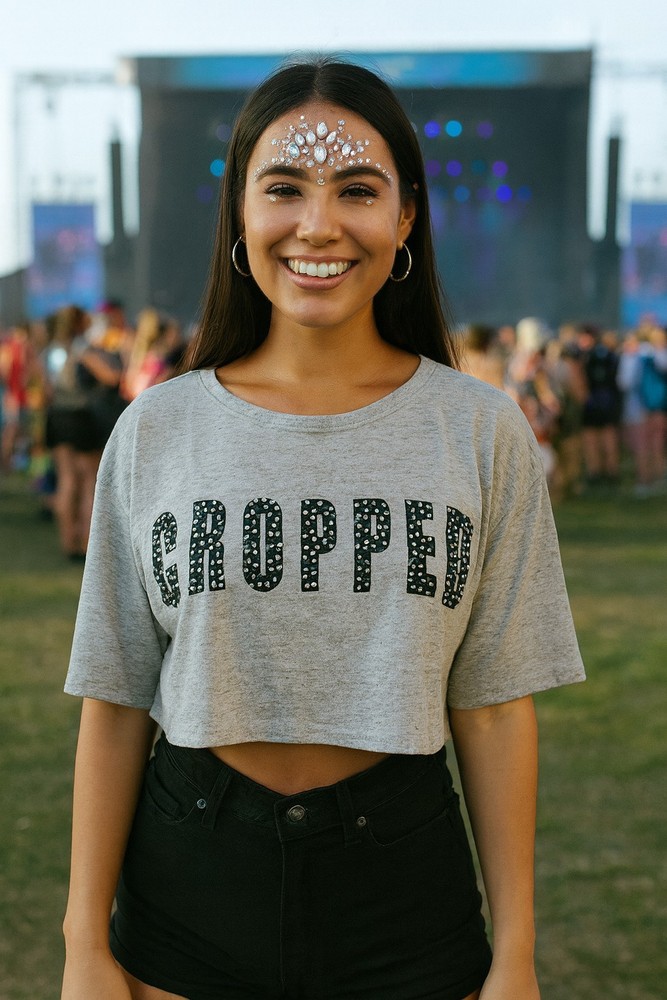MNG Jeans Cropped T-Shirt Gray Studded Graphic Top Women’s M Streetwear Festival