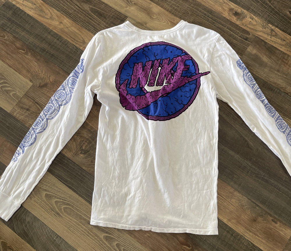 Nike Huarache Long Sleeve  Tee White  Graphic Print Size Small **Stains