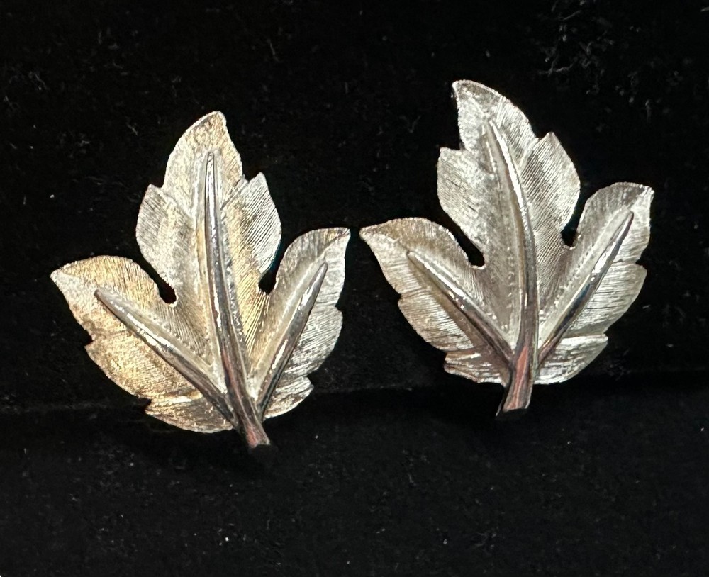 Signed CROWN TRIFARI Vtg Costume Silver Tone Leaf Clip-on Earrings Jewelry Lot I
