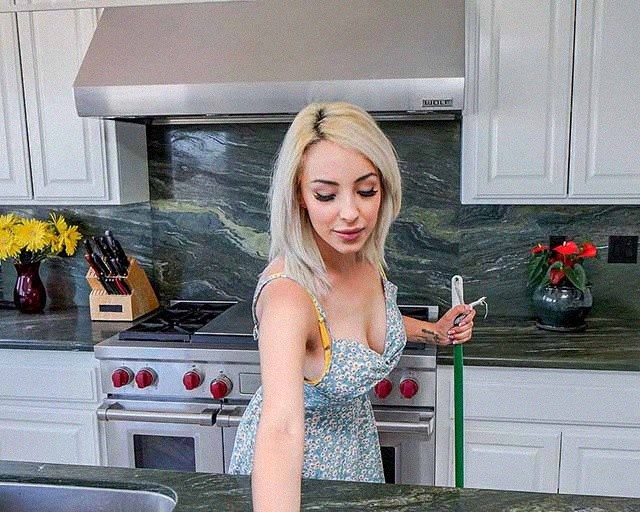 Lauren Pixie NOT SIGNED Model 8x10 Photo Print #0058