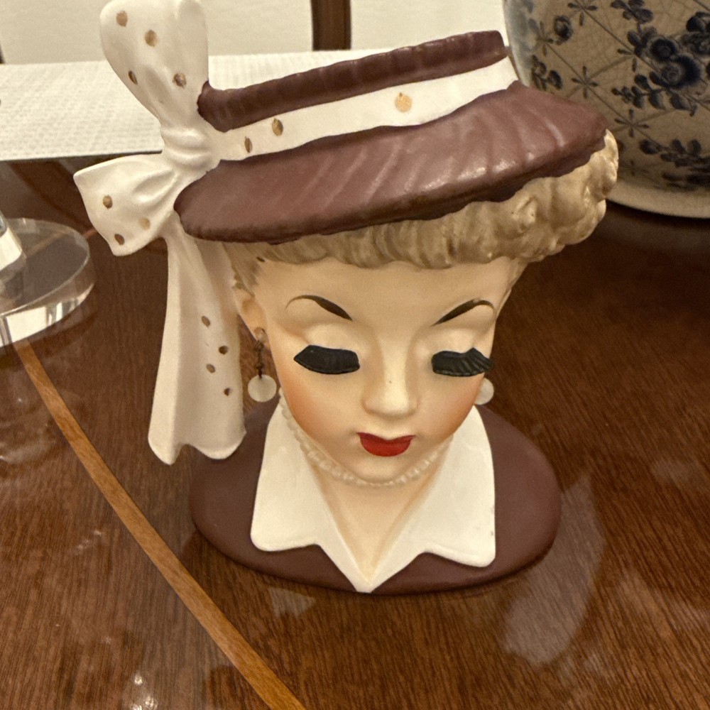 Vintage 1956 Napco Classic Style Lady Head V ase - C2633A 4.5 x 6”  Sticker