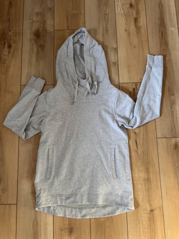 Lululemon women’s small Size 6 Gray Hooded Sweatshirt